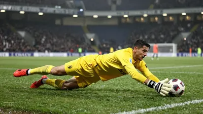 Altrincham have signed former Forest Green Rovers goalkeeper Harry Isted to provide cover for the injured Owen Evans...